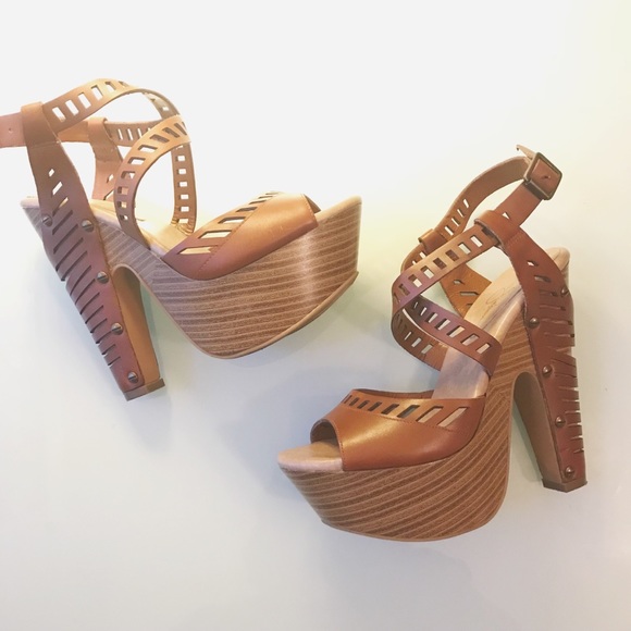 jessica simpson rayomi platform sandal